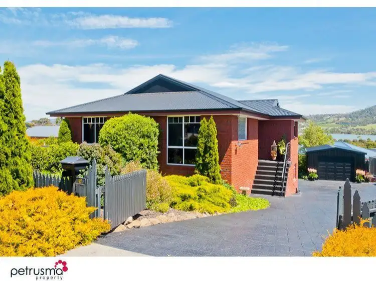 9 Kirabati Road, Midway Point TAS 7171