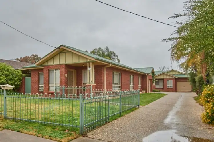 1 and 2/24 Lindsay Street, Turvey Park NSW 2650