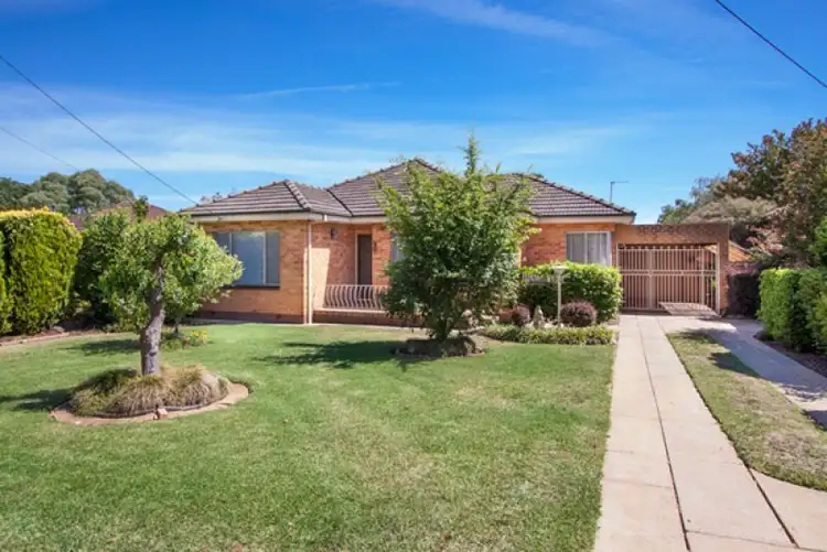 7 Bruce Street, Tolland NSW 2650