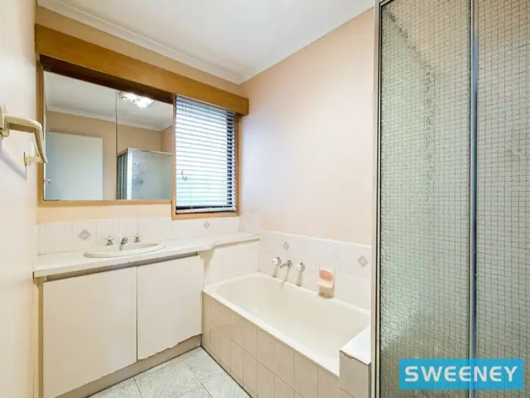 Sixth view of Homely house listing, 2 Cintra Court, Seabrook VIC 3028