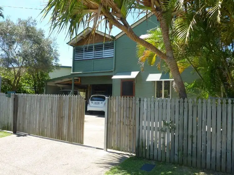 3 Ashford Street, Shorncliffe QLD 4017