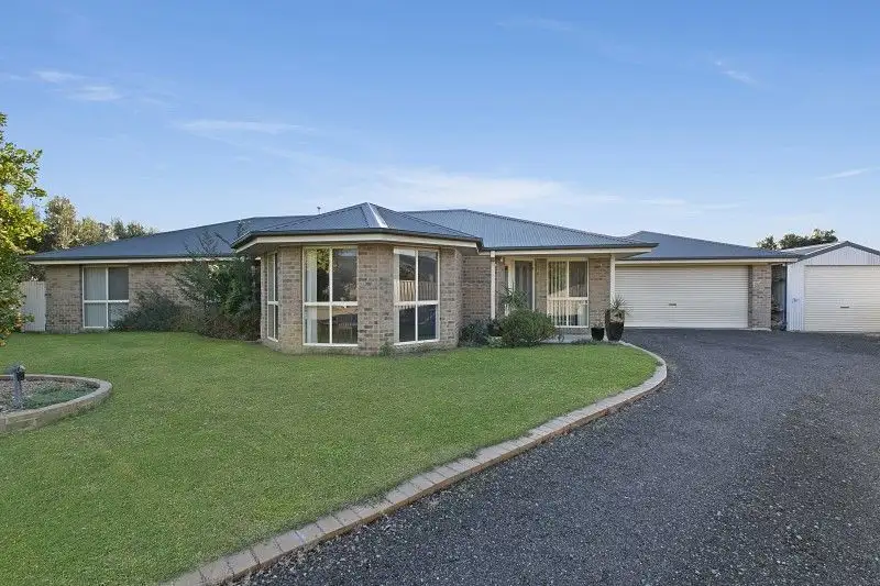 Main view of Homely house listing, 5 CLAPTON COURT, Cranbourne East VIC 3977