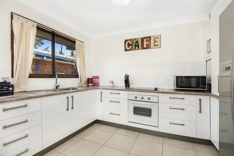 Fifth view of Homely villa listing, 2/38 Riviera Avenue, Tweed Heads West NSW 2485