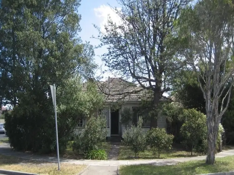 1 Dove Avenue, Altona VIC 3018
