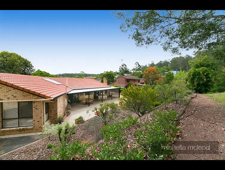 15 Ringway Place, Chapel Hill QLD 4069