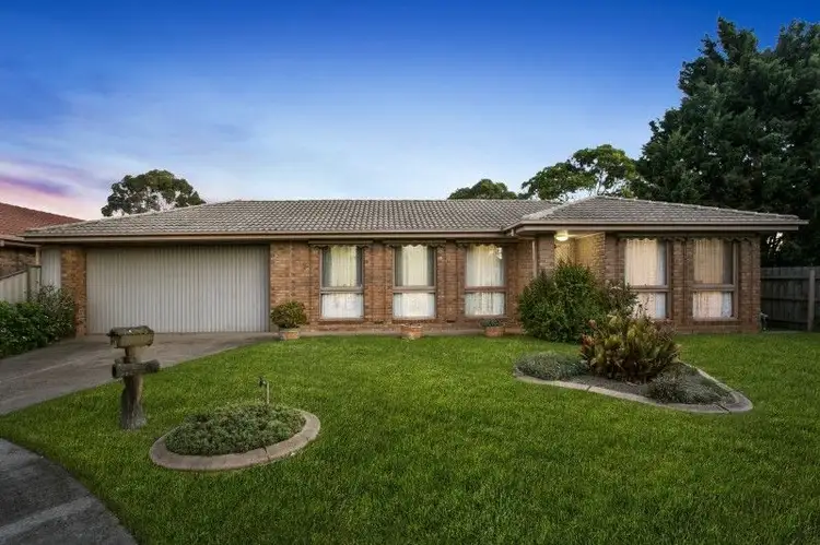 5 BLUEBERRY CLOSE, Cranbourne North VIC 3977