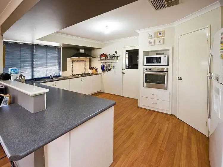 Fifth view of Homely house listing, 10 Tuart Court, Thornlie WA 6108