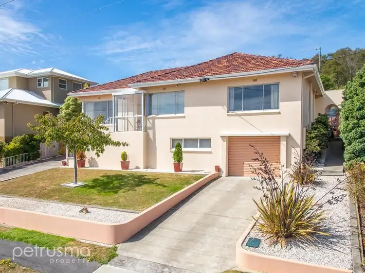 16 Kellatie Road, Rosny TAS 7018