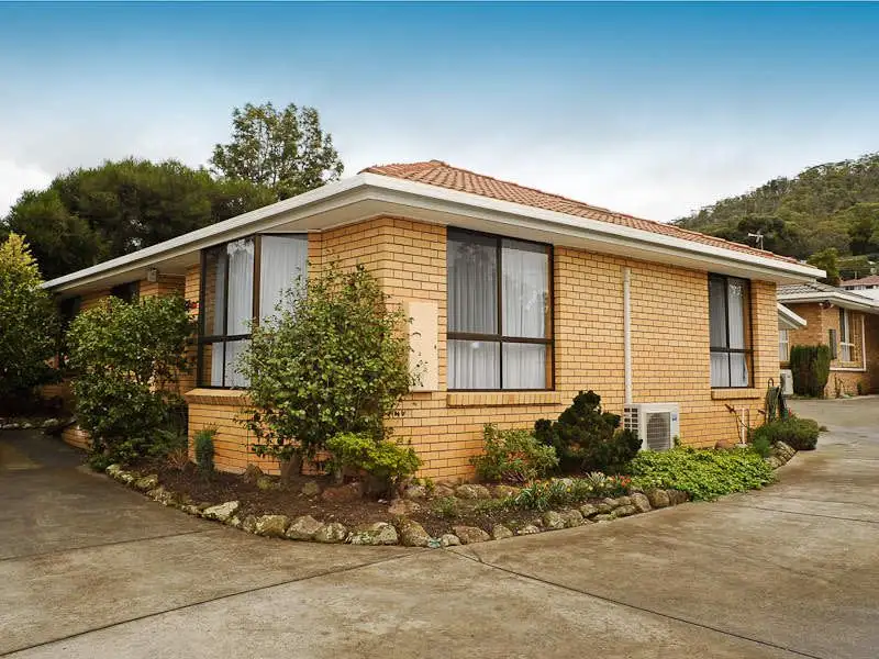 Main view of Homely unit listing, 2/28 Talune Street, Lindisfarne TAS 7015