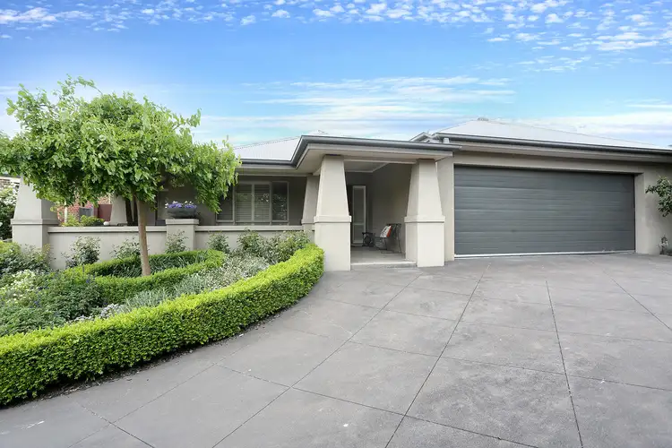 42 Tara Valley Crescent, Doreen VIC 3754