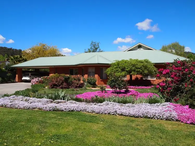 50 Mountbatten Avenue, Bright VIC 3741