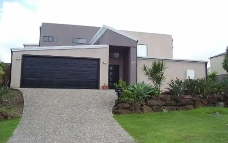 1/27 MCRAE CCT, Pacific Pines QLD 4211