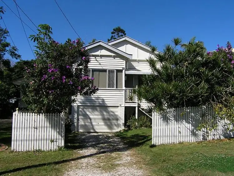 27 WAKEFIELD STREET, Sandgate QLD 4017