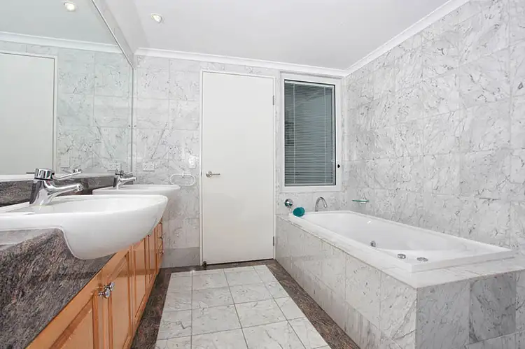 Fifth view of Homely apartment listing, 28/8 Goodwin Street, Kangaroo Point QLD 4169