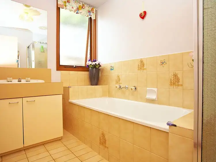 Sixth view of Homely house listing, 2 Loretta Crt, Seabrook VIC 3028