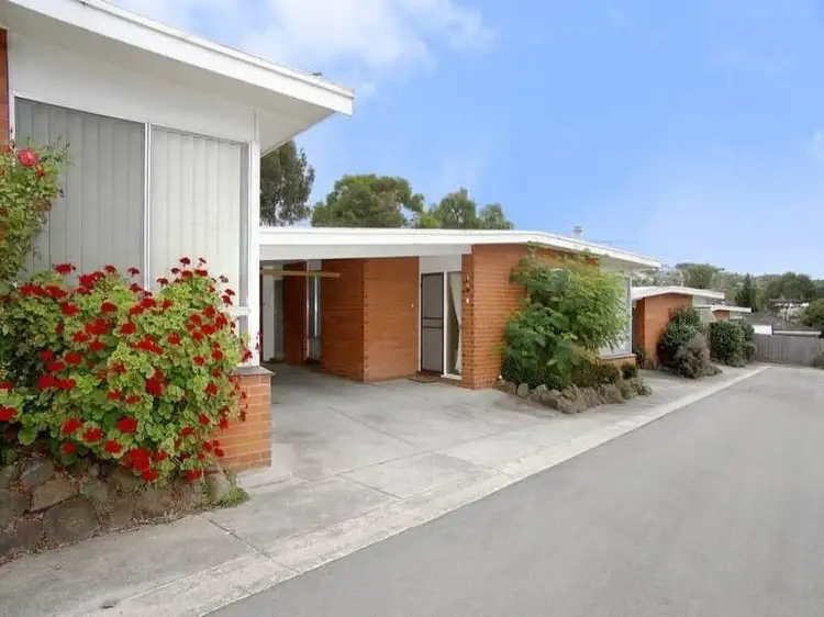 2/228 Roslyn Road, Highton VIC 3216