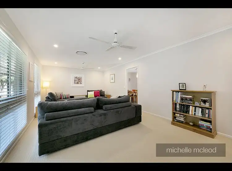 Fifth view of Homely house listing, 2 Star Place, Chapel Hill QLD 4069
