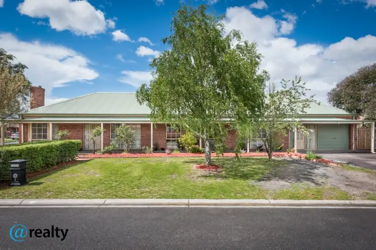 6 Hoya Court, Cranbourne North VIC 3977