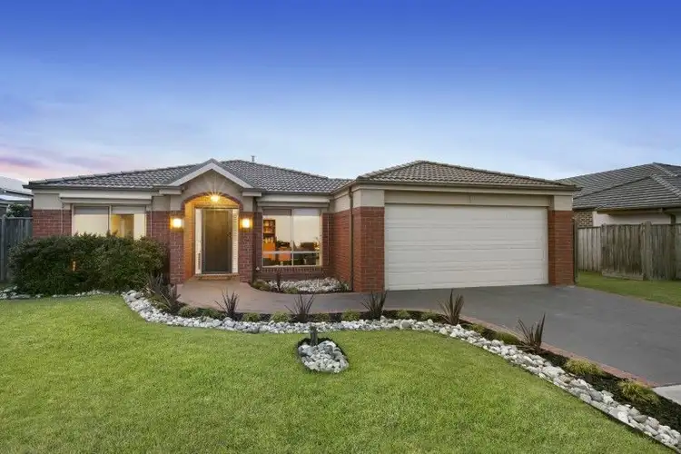 6 WALDEN COURT, Cranbourne North VIC 3977