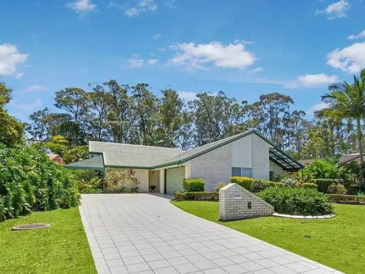 8 Saratoga Drive, Mountain Creek QLD 4557