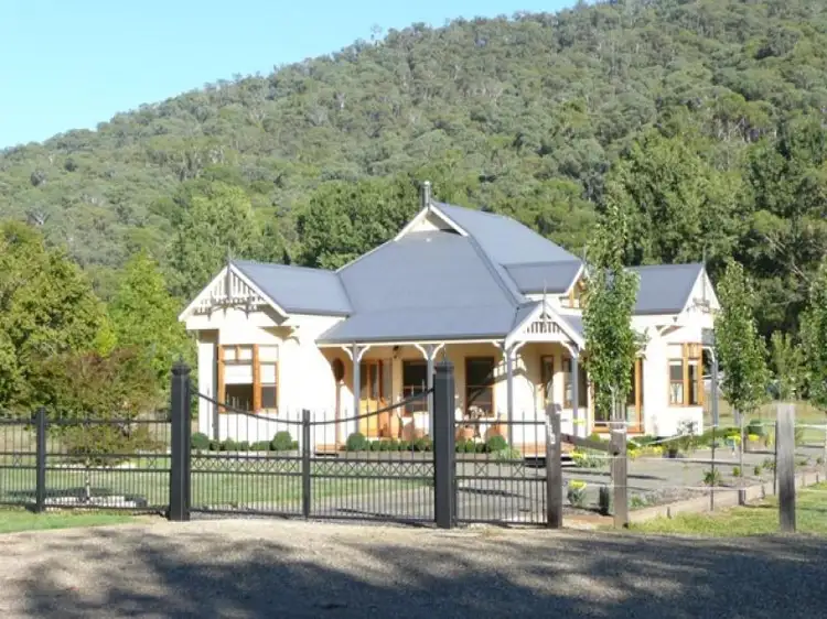 226 Great Alpine Road, Harrietville VIC 3741
