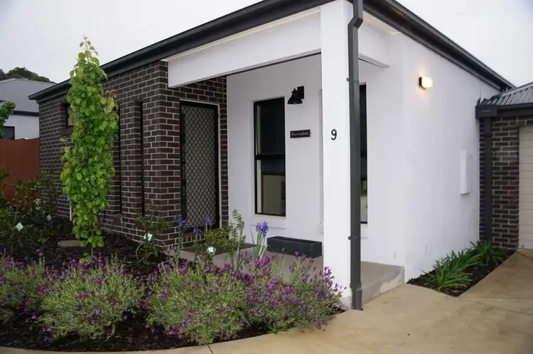 4/54 Stephen Street, Gisborne VIC 3437