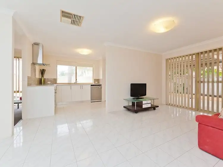 Fifth view of Homely house listing, 8 Greta Place, Thornlie WA 6108