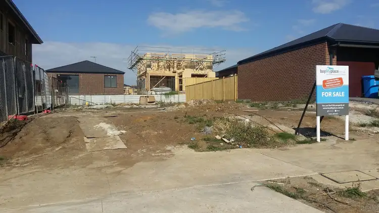 153 Mountainview Boulevard, Cranbourne North VIC 3977