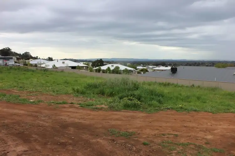 6 Menindee Place, Tatton NSW 2650