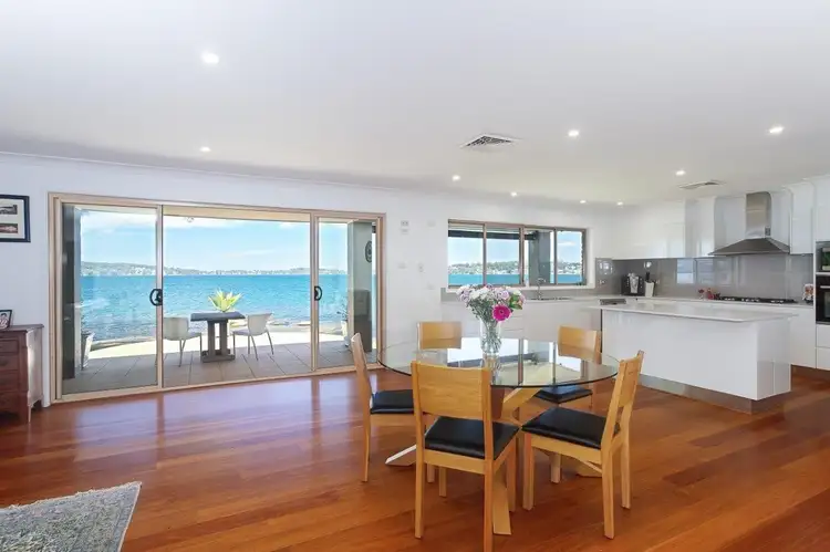 43 Grant Road, Coal Point NSW 2283