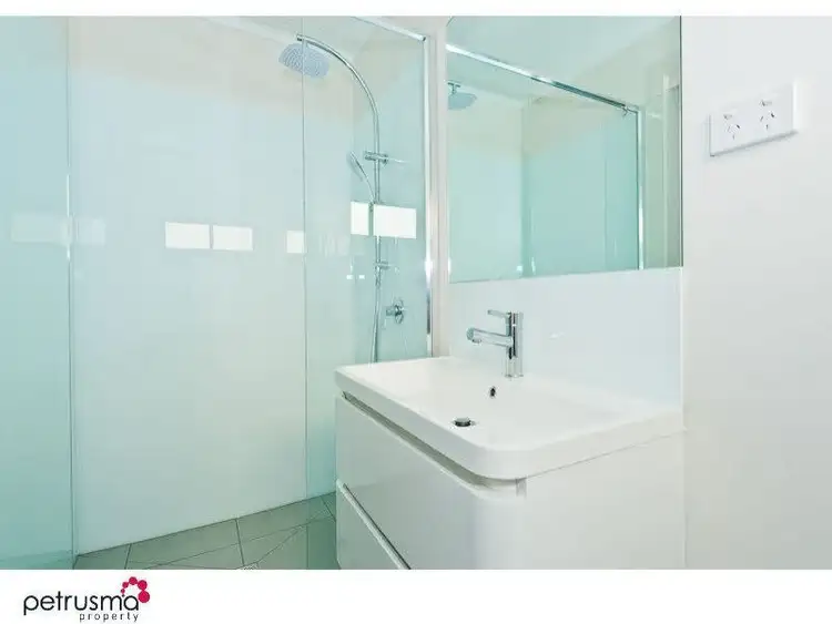 Fifth view of Homely villa listing, 2/10 Talune Street, Lindisfarne TAS 7015
