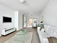 18 Charlton Drive, Liberty Grove NSW 2138