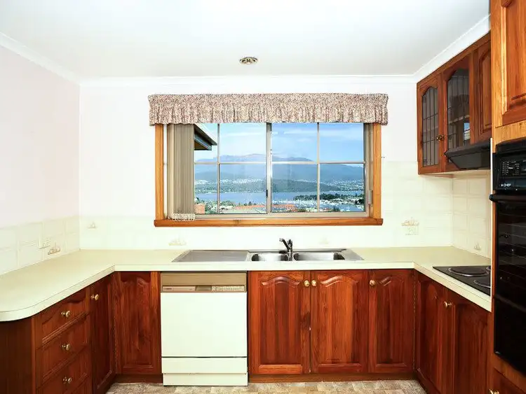 Sixth view of Homely villa listing, 2/6 Owen Court, Lindisfarne TAS 7015