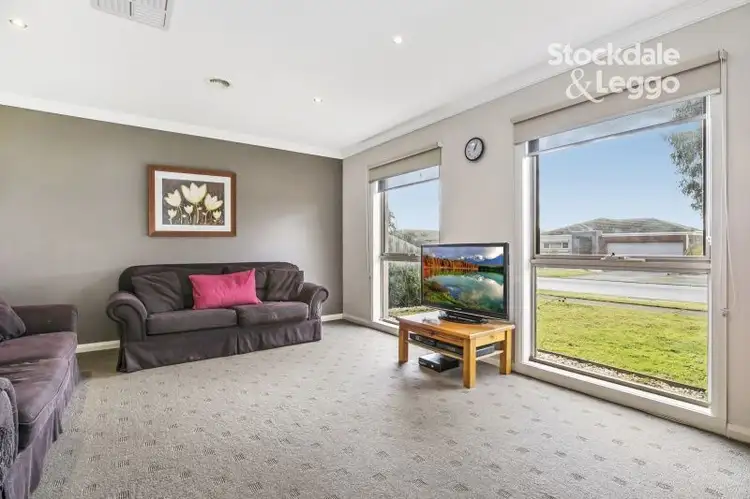 Fifth view of Homely house listing, 11 KINGSBARN COURT, Cranbourne VIC 3977