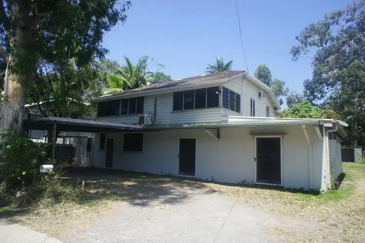 9 PEASE ST, Manoora QLD 4870