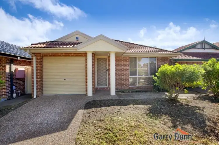 11 Banyule Crt, Wattle Grove NSW 2173