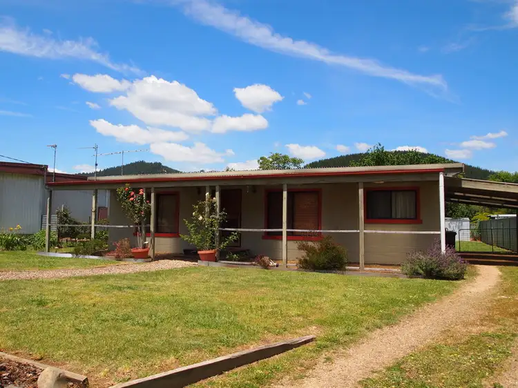4 Chandler Court, Porepunkah VIC 3740