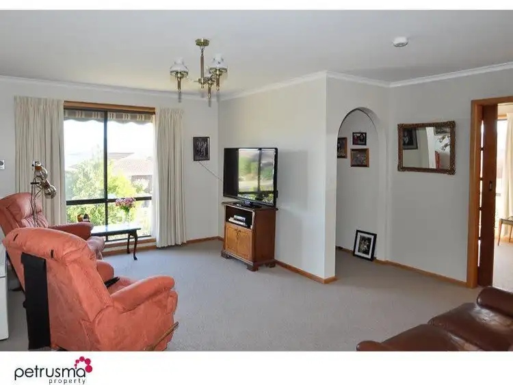 Seventh view of Homely villa listing, 1 / 45 Jungira Street, Howrah TAS 7018