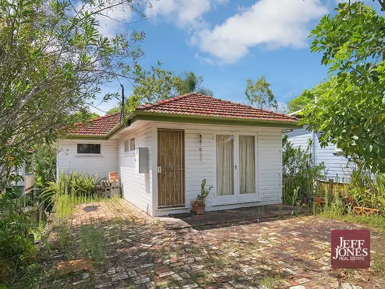 34 Barradine Street, Greenslopes QLD 4120