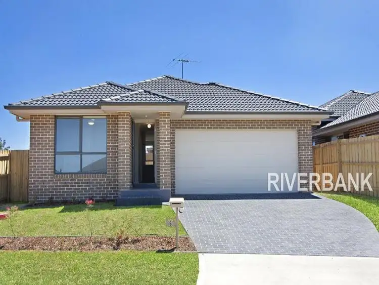 6 Asimus Circuit, Elderslie NSW 2570