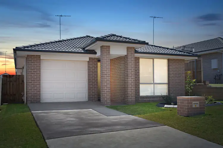 19 Blue View Tce, Glenmore Park NSW 2745