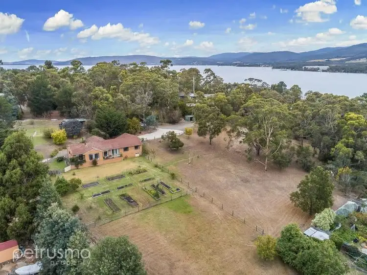 388 Howden Road, Howden TAS 7054