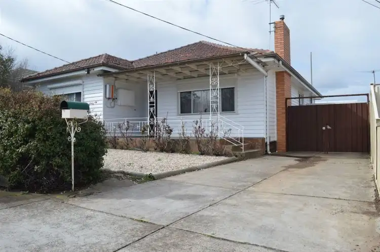 4 Urana Ave, Sunshine North VIC 3020
