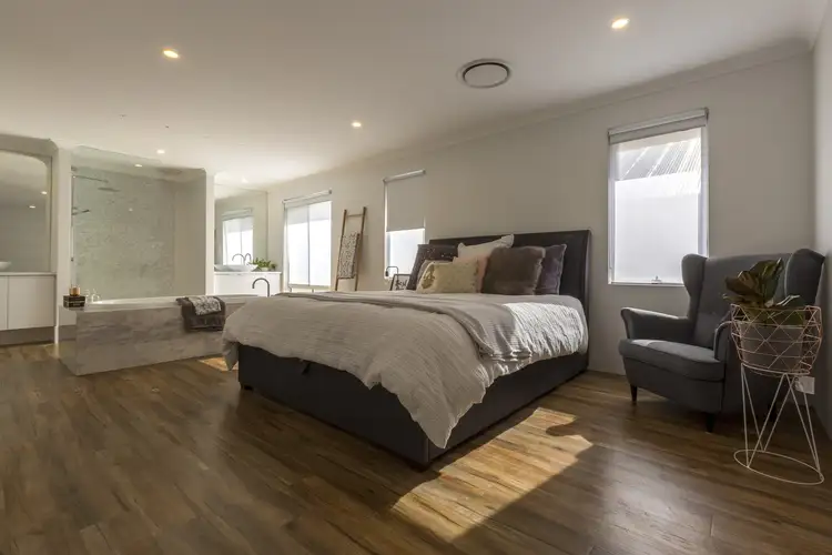 Fifth view of Homely house listing, 10 Ammolite Way, Australind WA 6233
