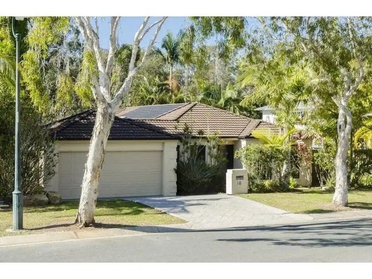 16 Dun Street, Tewantin QLD 4565