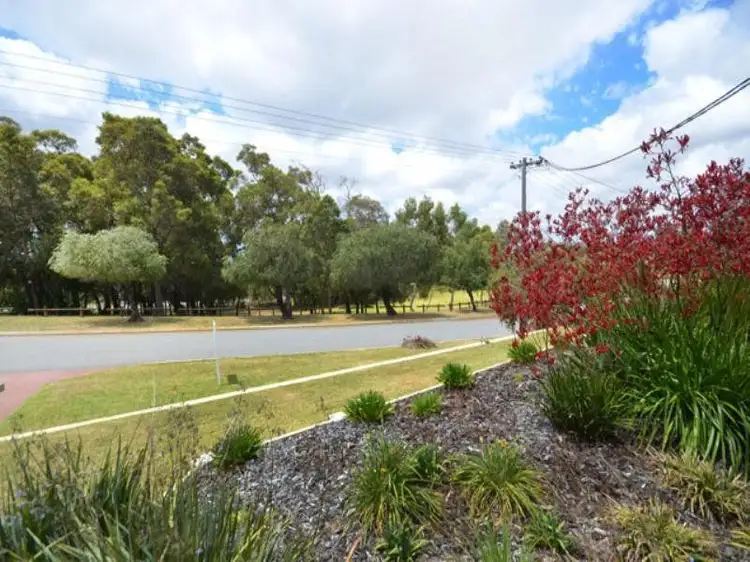 Fifth view of Homely semi-detached listing, 4 Burgess Street, Hamersley WA 6022