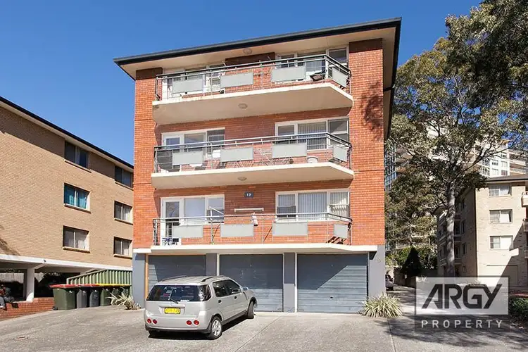 2/19 Gloucester Road, Hurstville NSW 2220