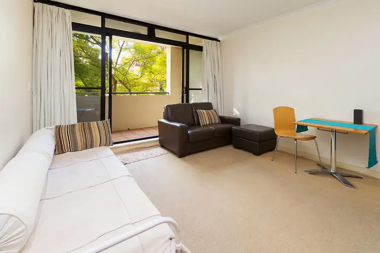 Third view of Homely studio listing, 9/173 Cathedral Street, Woolloomooloo NSW 2011