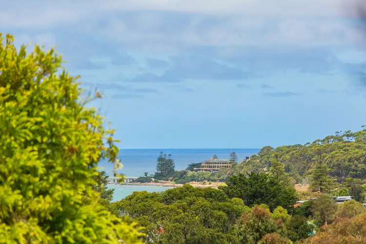 25 Richardson Boulevard, Lorne VIC 3232