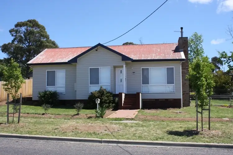 19 Baroona Avenue, Cooma NSW 2630